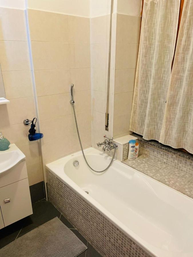Ferienwohnung Casa Dei Fiori 3 Somma Lombardo Exterior foto